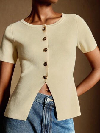 Écloséra French Vintage Daily Business Casual Butter-Yellow Light Yellow Asymmetrical-Shaped Metal Buckle Hem Slit Women's Office Wear Business Casual Autumn Women's Round-Neck Short-Sleeve Cardigan Creamy Yellow Knitted Sweater Casual Outfits Spring