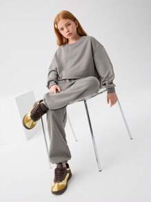 SHEIN Tween Girls Loose Retro Crop Crew Neck Sweatshirt And Sweatpants 2 Piece Sport Outfit, Solid Color