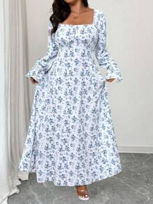 SHEIN Tall 加大码女式法式优雅蓝白瓷花卉印花长裙，法式浪漫方领，松紧后背收腰修身长裙，精致衬衫袖口 - 藍白色 - 查看 4