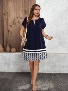 SHEIN LUNE 经典蓝色碎花休闲简约拼色图案宽松短袖大码连衣裙，适合夏季度假 - 彩色 - 查看 3