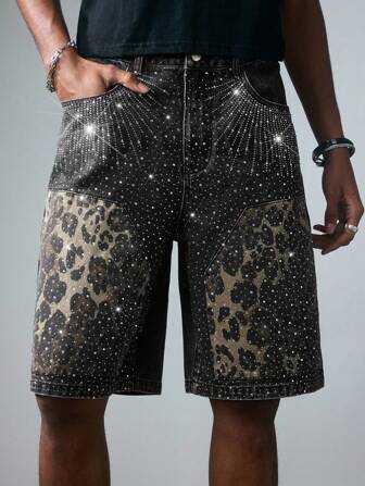 Street Life Shorts de mezclilla con estampado de leopardo y diamantes de imitación para hombre, de moda para el verano
