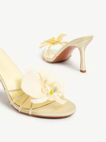 CUCCOO CHICEST 女士鸢尾花圆头优雅浪漫浅黄色缎面高跟凉鞋，适合正装、下午茶、约会、派对、海滩、度假 - 黃色 - 查看 5