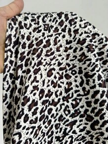 Maweii Pantalones capri 7/8 de licra con estampado de leopardo y lazo, sexy y ajustados, para actividades casuales y salidas, tallas grandes