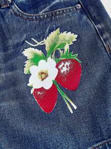 SHEIN MOD Quần short denim in họa tiết dâu tây có túi dành cho nữ, dễ phối đồ - Rửa nhẹ - Xem 3