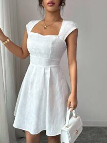 Elenzga 女款白色雏菊提花纹理面料高端优雅方领收腰修身设计感大摆小众设计返校季教师装感恩节女装约会生日装短款连衣裙 - 白色 - 查看 5