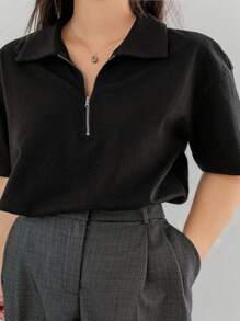 Dazy Plus Camiseta de manga corta con cuello liso y cremallera, ajuste holgado, tops de estilo universitario para el verano