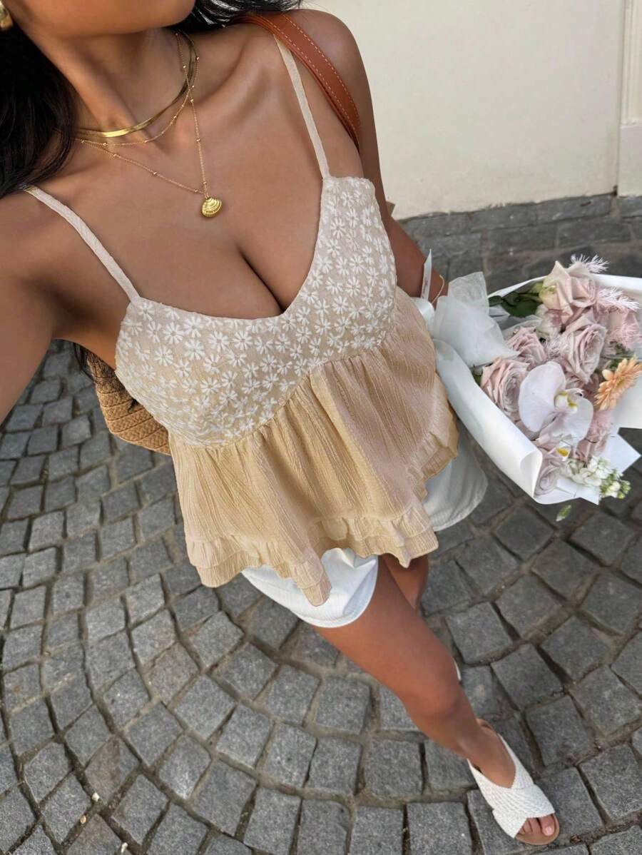 Flirla 白色甜美夏日度假风镂空刺绣修身吊带背心 - 卡其色 - 查看 1