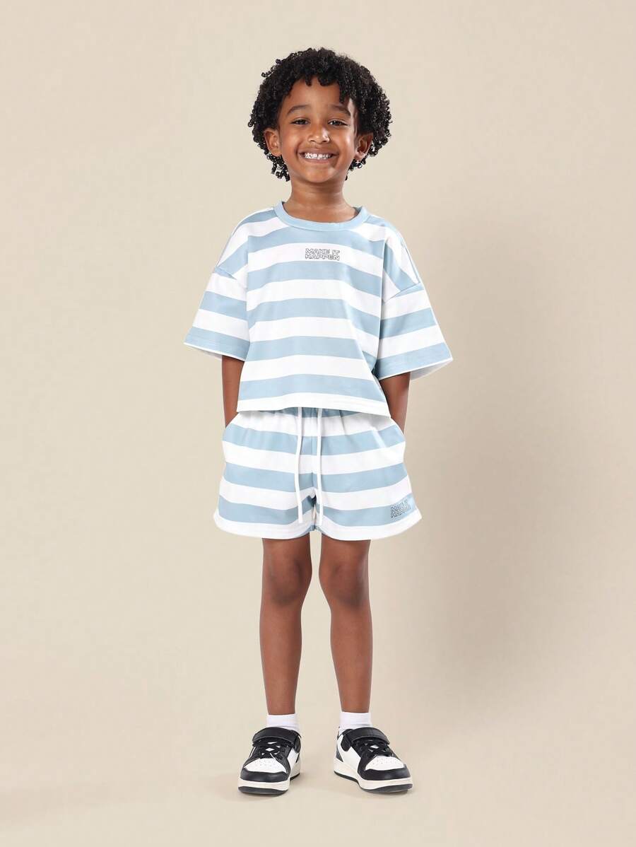 SUMWON Set coordinato oversize a righe con stampa dello slogan "Make It Happen", stile casual estivo, due pezzi, t-shirt a maniche corte e pantaloncini corti dal fit comodo, abbigliamento streetwear moda bambini