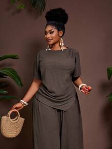 SHEIN CURVE+ 2025 Spring/Summer New Casual Resort Elegant Island Vacation Party Solid Brown Crinkle Fabric Crop Top With Structured Fit & Pointed Hem, Elastic Waist Wide Leg Pants 2-Piece Set, Plus Size/2026 /New Year - Coffee Brown - View 6