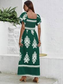 SHEIN Clasi 女士时尚黑白印花荷叶边袖方领连衣裙（随机印花）长款女装 - 墨綠色 - 查看 2