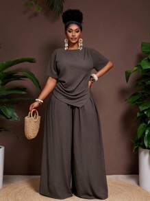 SHEIN CURVE+ 2025 Spring/Summer New Casual Resort Elegant Island Vacation Party Solid Brown Crinkle Fabric Crop Top With Structured Fit & Pointed Hem, Elastic Waist Wide Leg Pants 2-Piece Set, Plus Size/2026 /New Year - Coffee Brown - View 7