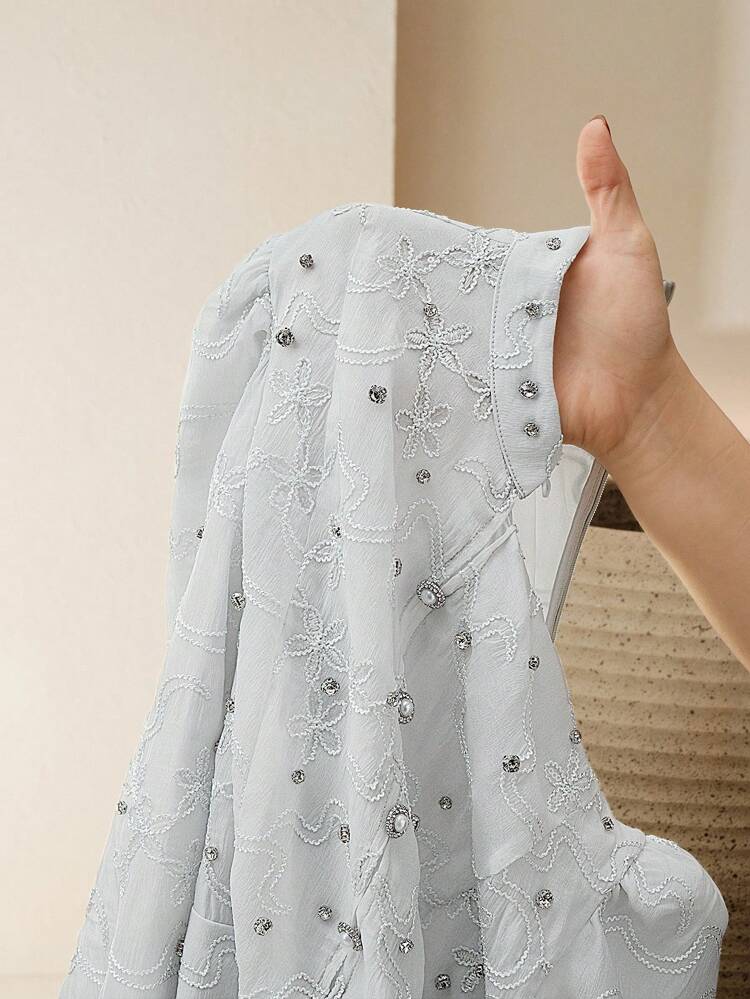 Modern Fashionable Embroidered Bodice Detail Women's Dress