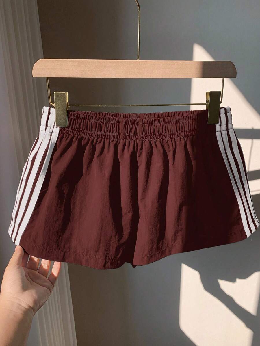 Comfortcana 女士休闲拼色条纹短裤，夏季 - 酒紅色 - 查看 1