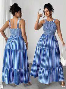 Elenzga Gaun Gingham Bergaris Vertikal Biru dan Putih dengan Ikat Pinggang - Blue and White - View 1