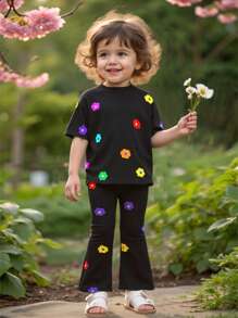 SHEIN 女婴宽松休闲简约舒适圆领插肩花卉印花 T 恤和喇叭裤套装