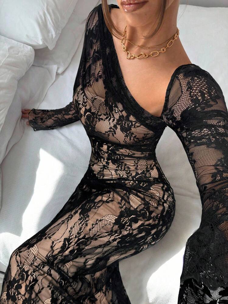Siren Gaze アシンメトリーメッシュブラックボディコンドレス、裸肩、プリーツウエスト、Aラインヘム、ホリデードレス、フレンチキャミソールドレス、ブラック長袖ドレス、ブラックレースドレス、透け感ドレス、ロング袖ミディドレス、エレガントイブニングドレス - ブラック - 見る 9
