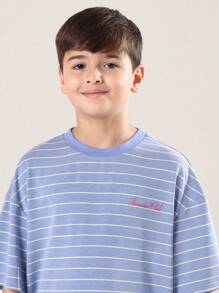 SUMWON 夏季休闲条纹 T 恤刺绣俱乐部标志舒适经典青年日常宽松版型度假海滩必备