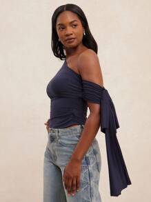 NYA SZN Blusa a maniche corte con dettaglio manica annodata asimmetrica, aderente, adatta per occasioni speciali, appuntamenti, matrimoni, feste, vita corta, basic, casual, uscite, stile boho, fairycore, spalle scoperte, blu navy, statement, festival, carnevale - Blu Navy - Visualizzare 5