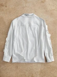 Manfinity BRENVOR Camisa blanca de hombre con bordado de flor tridimensional hecha a mano, diseño de rayas negras de marca de primavera/verano, artesanía pesada con cuentas de nicho - Blanco - Ver 2