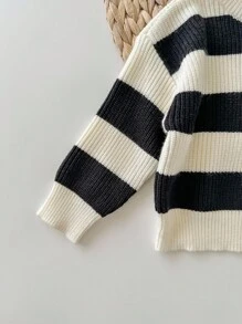 SHEIN 男宝宝百搭黑/白条纹圆领宽松毛衣，休闲运动/街头风格，韩版/日系时尚