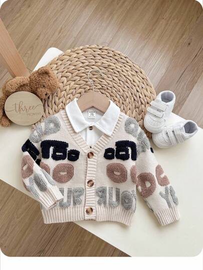 SHEIN Baby Boy/Girl Apricot Minimalist Letter Pattern Soft Knit V-Neck Long Sleeve Cardigan Sweater, Casual Warm Style Suitable For Home And Outdoor Wear, Autumn/Winter