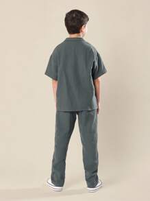 SUMWON Ensemble coordonné d'une chemise décontractée d'été à col chemise et d'un pantalon, en coton texturé, avec un look lin. Tenue de plage et de villégiature