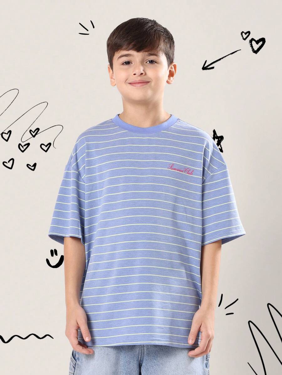 SUMWON 夏季休闲条纹 T 恤刺绣俱乐部标志舒适经典青年日常宽松版型度假海滩必备