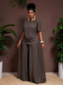 SHEIN CURVE+ 2025 Spring/Summer New Casual Resort Elegant Island Vacation Party Solid Brown Crinkle Fabric Crop Top With Structured Fit & Pointed Hem, Elastic Waist Wide Leg Pants 2-Piece Set, Plus Size/2026 /New Year - Coffee Brown - View 9
