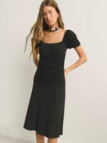 Nöista Romantic Bkack In This Ruched Black Midi Dress. With Puff Sleeves And A Flattering Gathered Bodice, It's Perfect For Sunset Dinners Or A Night Of Dancing. A Timeless Pick With Modern Flair.