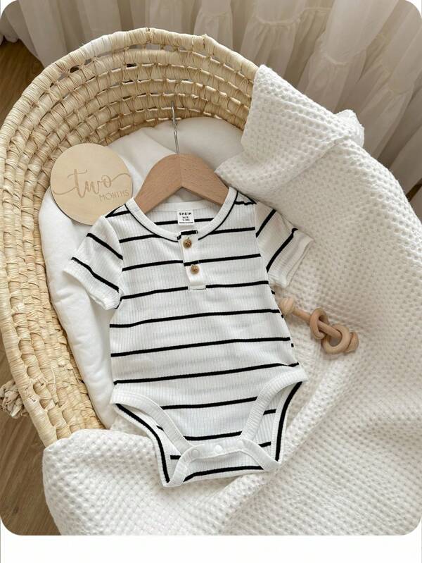 Newborn Baby Boy/Girl Casual Cozy Striped Knit Romper, Versatile & Comfortable, Suitable For Spring, Summer, Autumn Wear, Both Indoors & Outdoors