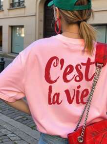 SHEIN Unity 女式休闲短袖T恤，带有“C'est La Vie”红色草印花 - 宽松图案T恤，可机洗，适合休闲穿着 - 粉色 - 查看 2