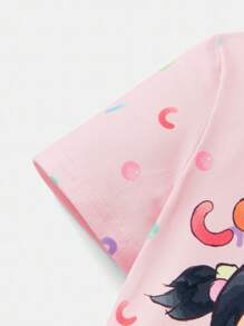 CoComelon X SHEIN Conjunto de camiseta rosa con estampado de niña de dibujos animados y letras coloridas, y shorts cómodos negros para bebé niña - Rosa vieja - Ver 4