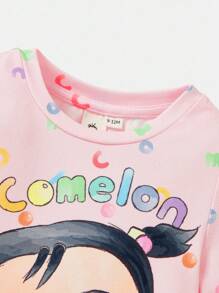 CoComelon X SHEIN Conjunto de camiseta rosa con estampado de niña de dibujos animados y letras coloridas, y shorts cómodos negros para bebé niña - Rosa vieja - Ver 5