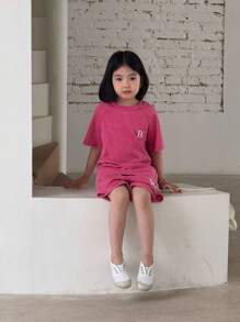 Conjunto deportivo de niña de estilo moderno en color rosa con bordado de letras, de tejido de punto suelto lavado, uso casual diario, minimalista y elegante