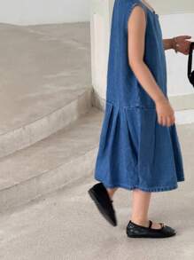 SHEIN Denim-Latzkleid für Mädchen (4–7 Jahre) mit Schleife, Fronttaschen-Design, ganzjährig lässig, zum Pendeln, eleganter, vielseitiger Denim-Artikel, geeignet für den Schulanfang, Feiertagspartys und die Hochzeitssaison - Mittele Waschung - Übersicht 5