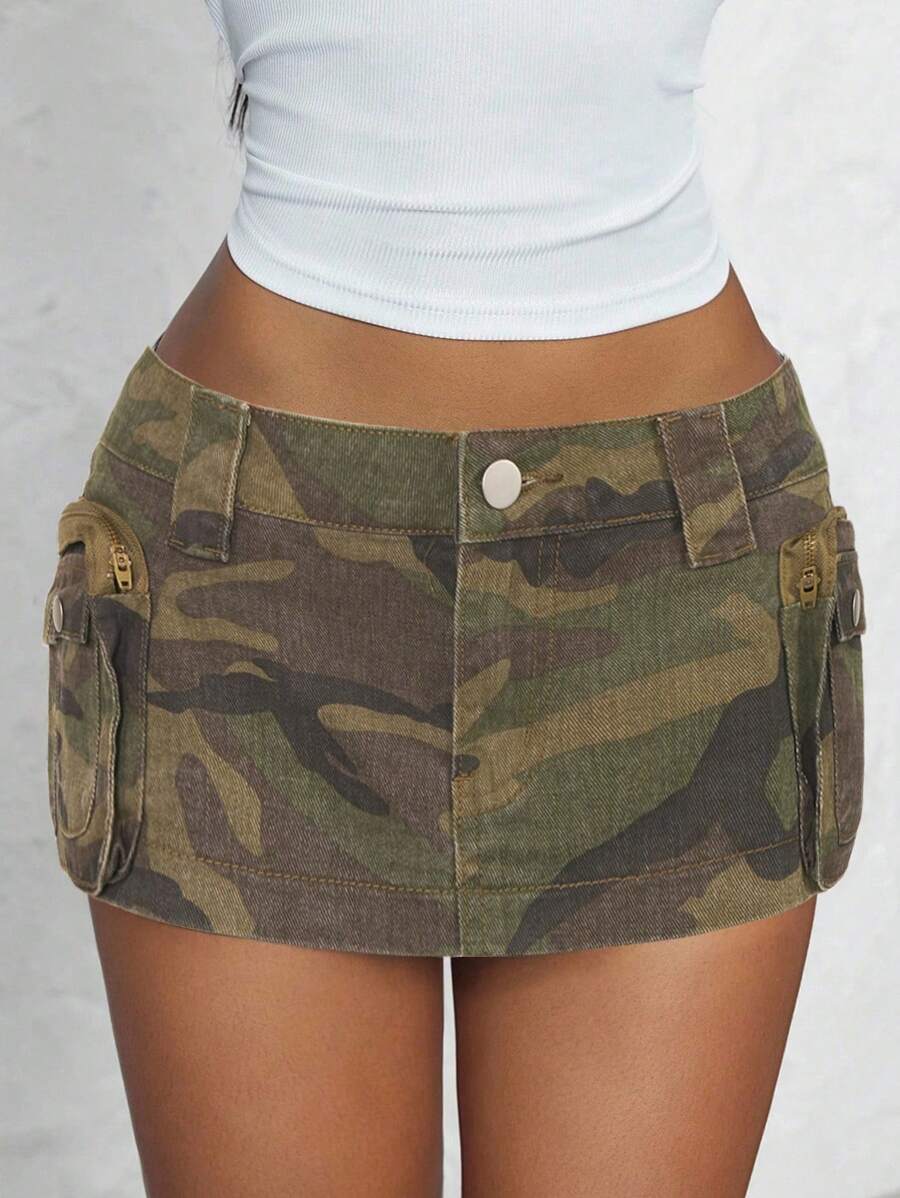 Jeanoix Váy mini denim cạp thấp in họa tiết camo có túi đinh tán dành cho nữ - Nhiều màu - Xem 1