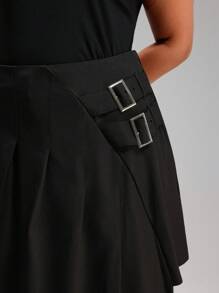 LYSMO Plus Size Black Asymmetric Ruched Mini Skirt, Fashionable For Summer