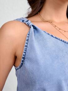 SHEIN Peto vaquero sin mangas de cuello redondo y nudo delantero para maternidad, para el verano - Lavado ligero - Ver 2