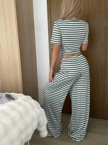 SHEIN Bộ đồ ngủ tay ngắn và quần in họa tiết sọc giản dị dành cho nữ - Màu xám đen - Xem 2