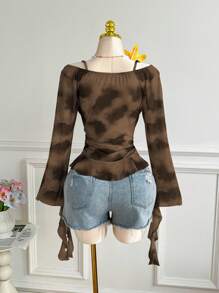 Comfortcana 大码女式扎染荷叶边扭纹细节露肩长袖衬衫，浪漫春天 - 棕色 - 查看 3