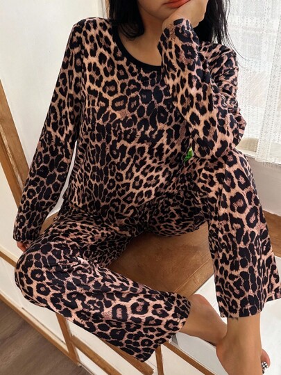 SHEIN Set pigiama a maniche lunghe e pantaloni, vestibilità regular, con stampa leopardata multicolore, set da relax, abbigliamento autunnale