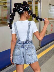 SHEIN 女童夏季海滩波西米亚风浅色水洗斜口袋牛仔连体裤（不含T恤）、女童夏季休闲演唱会狂欢装毕业装、日常穿着、女童牛仔连体裤、女童牛仔背带裤、儿童酸洗牛仔背带裤、女童做旧牛仔背带裤