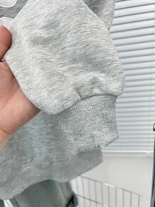 SHEIN 少女灰色圆领针织宽松蝴蝶结贴花卫衣，蝴蝶结装饰，可爱卫衣，蝴蝶结服饰，蝴蝶结丝带卫衣，秋冬季 - 淺灰色 - 查看 6