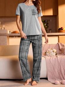 Manfinity Underwear&Sleepwear Basics مجموعة نوم نسائية ملابس علوية قصير الأكمام بجيب وبنطال من القماش المربع قطعتان