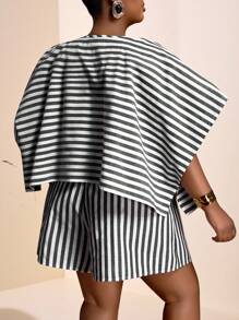 Slaydiva 2025 新款夏季休闲/通勤/旅行黑白条纹 V 领宽松短款上衣和高腰 A 字短裤两件套大码女装