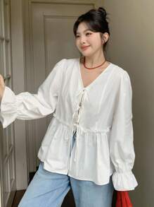 Dazy Plus 秋季加大码 V 领拼接荷叶边饰边喇叭袖白色衬衫学院风上衣 - 白色 - 查看 3