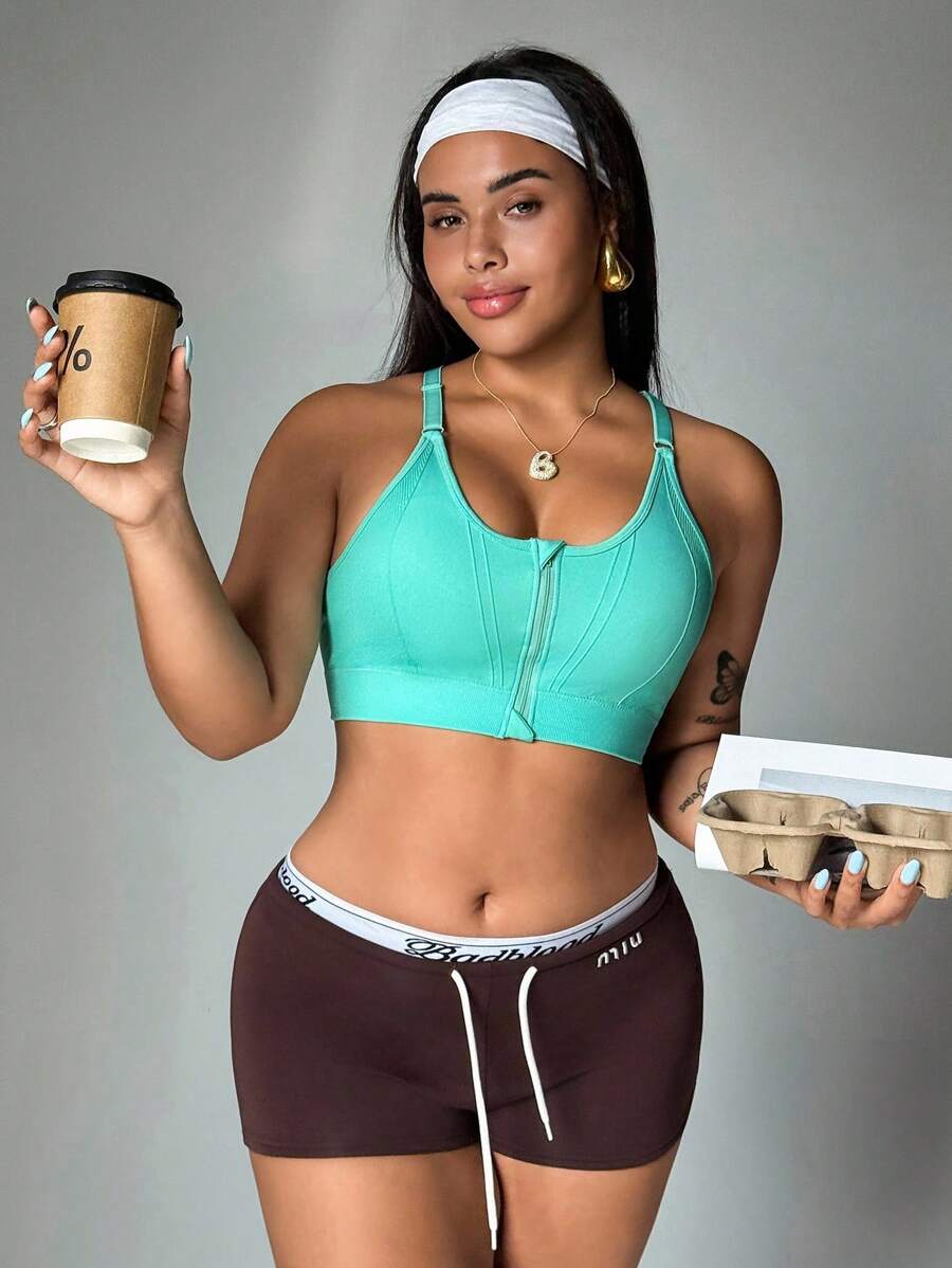 SHEIN Dewbera Women Plus Size Solid Color Spaghetti Strap Criss-Cross Back Sports Bras, Minimalist Design - Green - View 1
