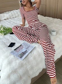 SHEIN 女士短袖 T 恤和长裤条纹印花睡衣套装，休闲 - 紅色 - 查看 4