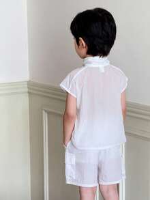 SHEIN Little Byeori 男童休闲立领半拉链夹克和工装短裤套装 - 白色 - 查看 5