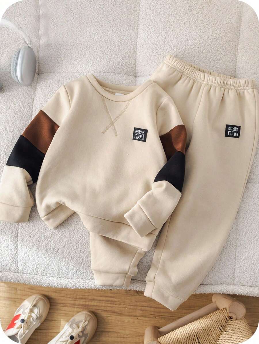 SHEIN 2pcs Kids Boys Casual Collegiate Comfortable Knit Sleeve Patchwork Crew Neck Sweatshirt And Pants Set, Suitable For Commuting, School, Daily Casual, Collegiate, Suitable For Birthday Party, Evening Party, Wedding, Baptism, School Opening Ceremony, Daily Wear, Travel, Sports, Autumn/Winter, Fleece, Thickened - Khaki - View 1